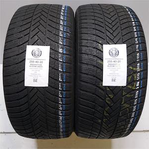 BRIDGESTONE BLIZZAK LM005 255/40R20