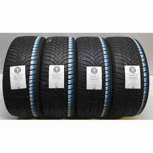 BRIDGESTONE BLIZZAK LM005 235/40R19